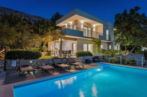 NEW! Villa UP with panoramic views of picturesque landscape and sea